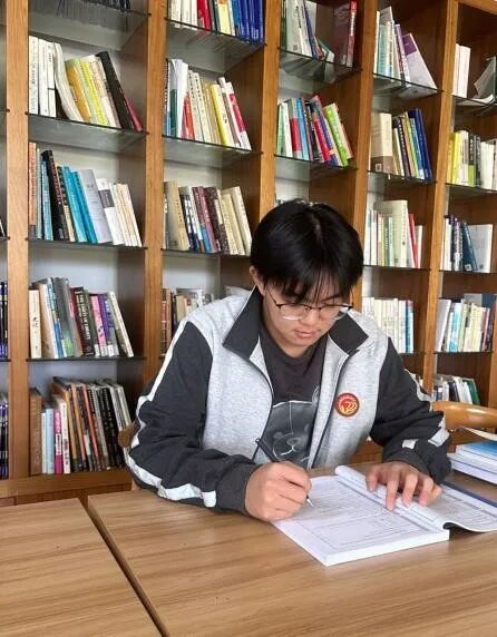 上实剑桥动态 | 学生访谈：新学...